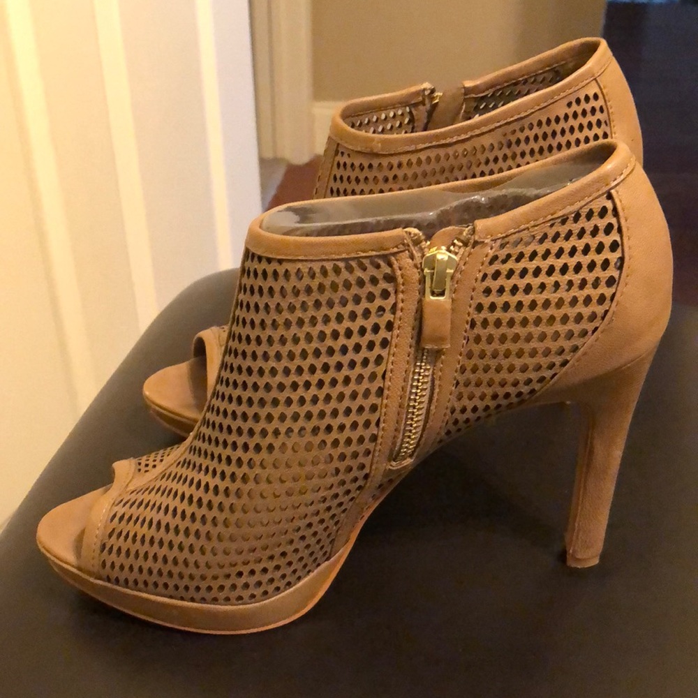Heels - Picture 5 of 5
